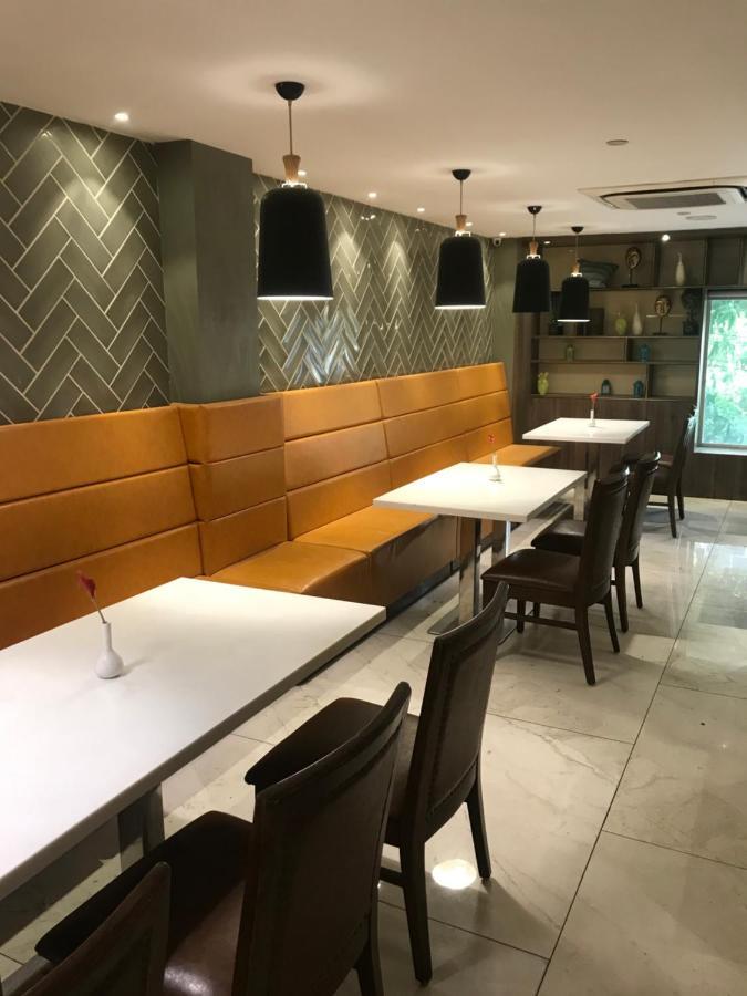 南方酒店 德里 外观 照片